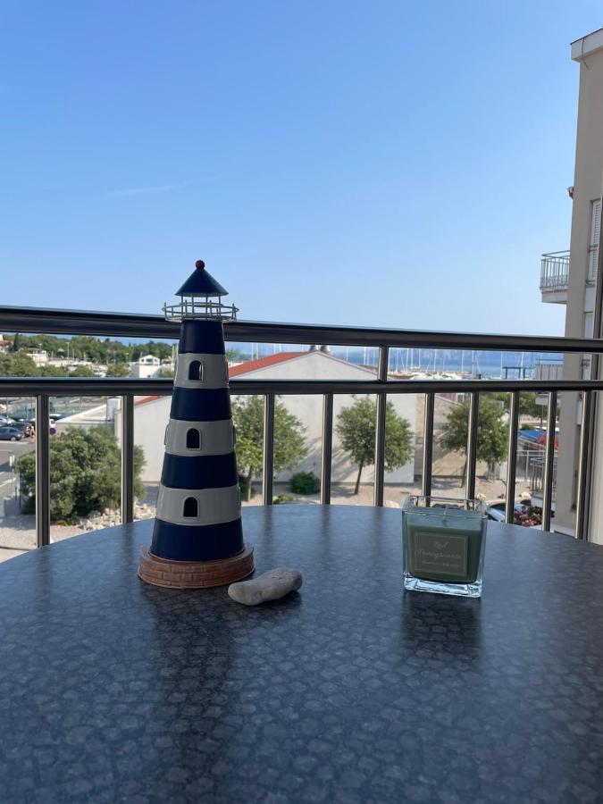 Apartment Xena Novi Vinodolski - Balcony And Sea View - First Row To The Sea Exterior foto