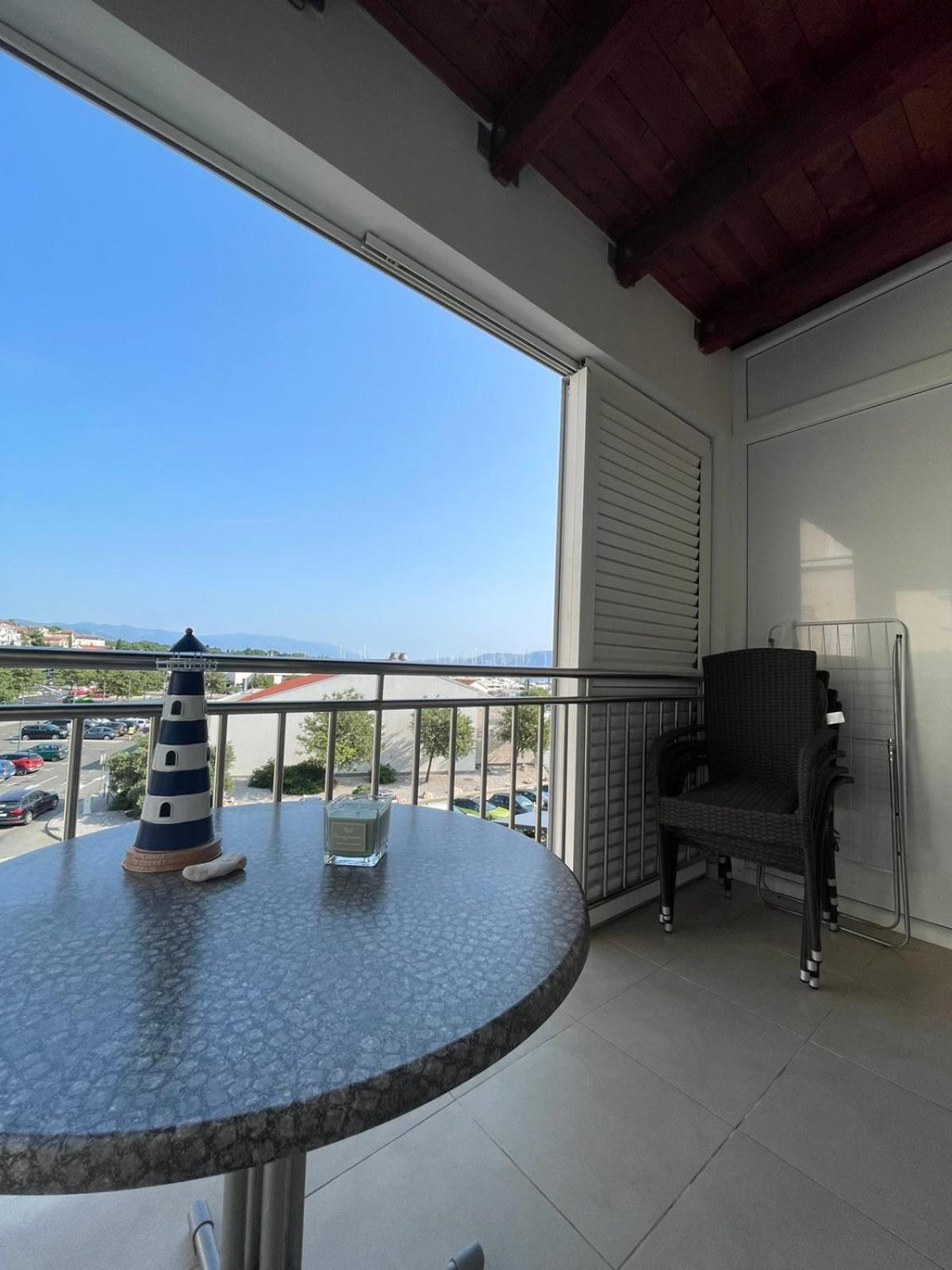 Apartment Xena Novi Vinodolski - Balcony And Sea View - First Row To The Sea Exterior foto